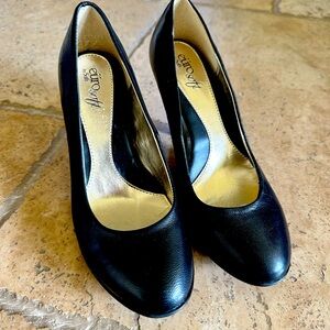 EuroSoft by Soffit black, 3 inch heels. New without tags.